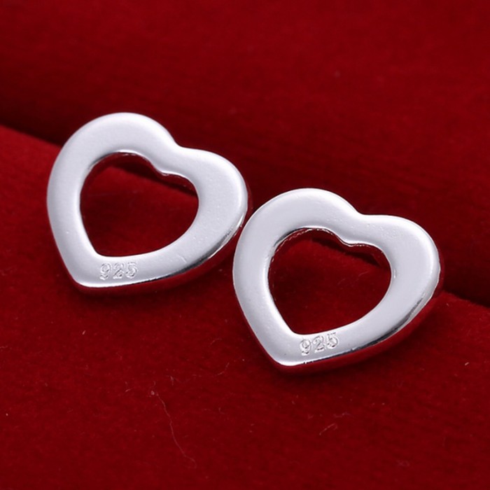 SE109 Silver Jewelry Heart Stud Earrings For Women